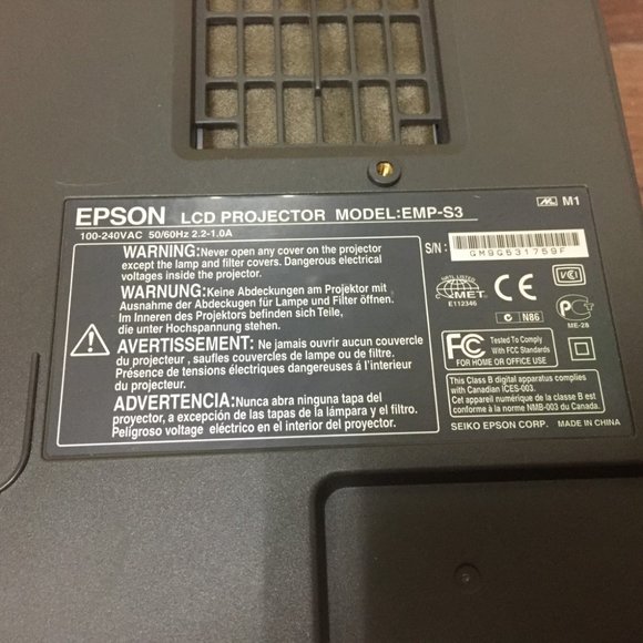 Epson PowerLite S3 Projector 800x600 SVGA 4:3 3LCD 1600 Lumens NO REMOTE - Picture 13 of 15